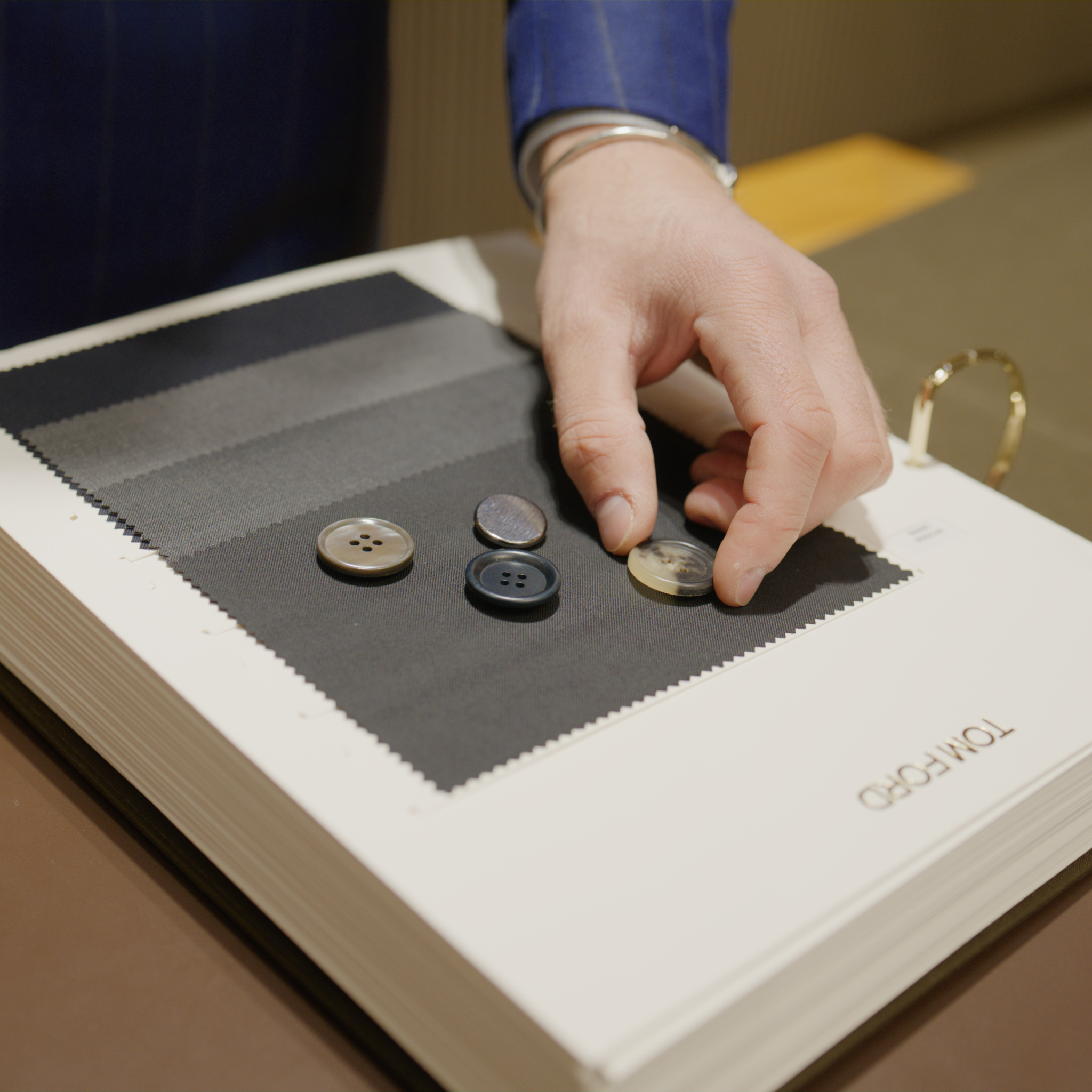 selecting buttons & swatches